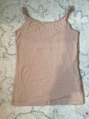 Gap women’s mauve tan essential tank.